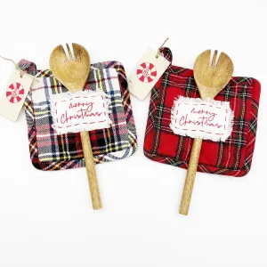 $9.50 min 12 - MERRY CHRISTMAS PLAIDS POT HOLDER W/WOODEN SPOON..6 EACH OF 2 DESIGNS