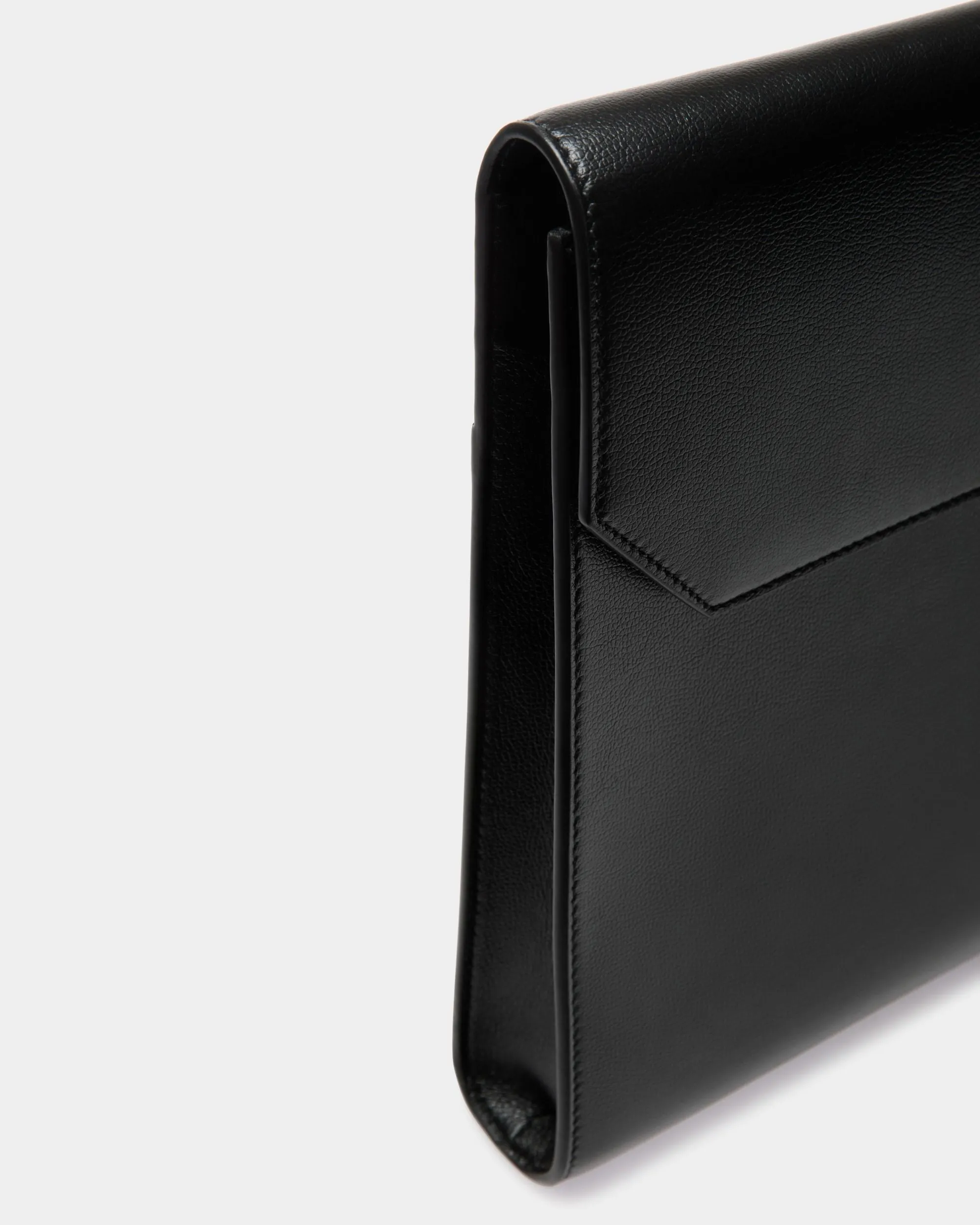 Banque Portfolio in Black Leather