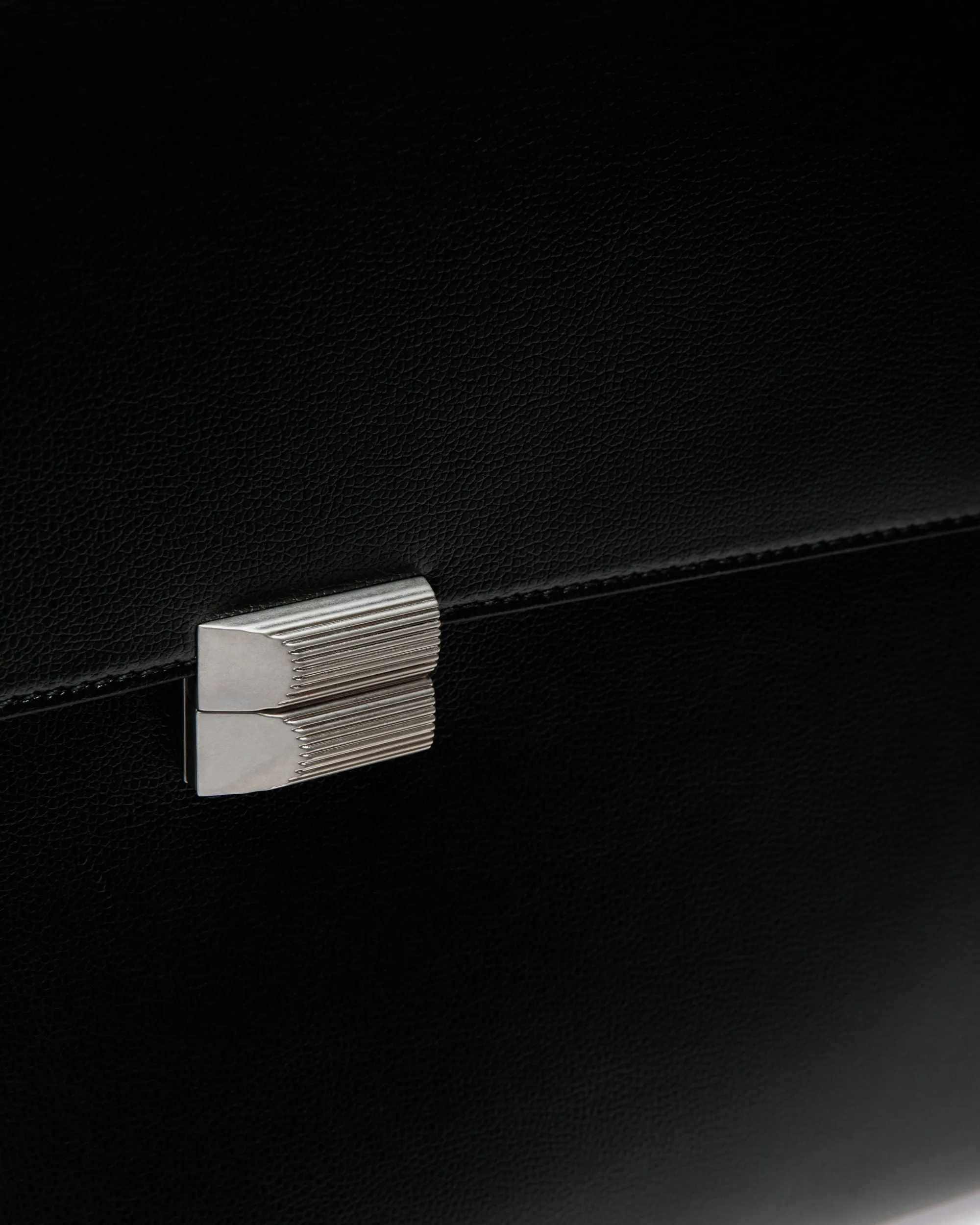 Banque Portfolio in Black Leather