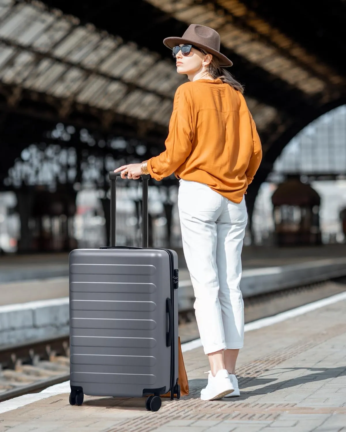 Carry On Luggage 22x14x9 Airline Approved, 20 Inch Luggage with Smooth Spinner Wheels, Expandable, Hard Shell PC Suitcase Carry-On, Lightweight Travel Luggage, TSA Approved (Grey, Rhine Max)