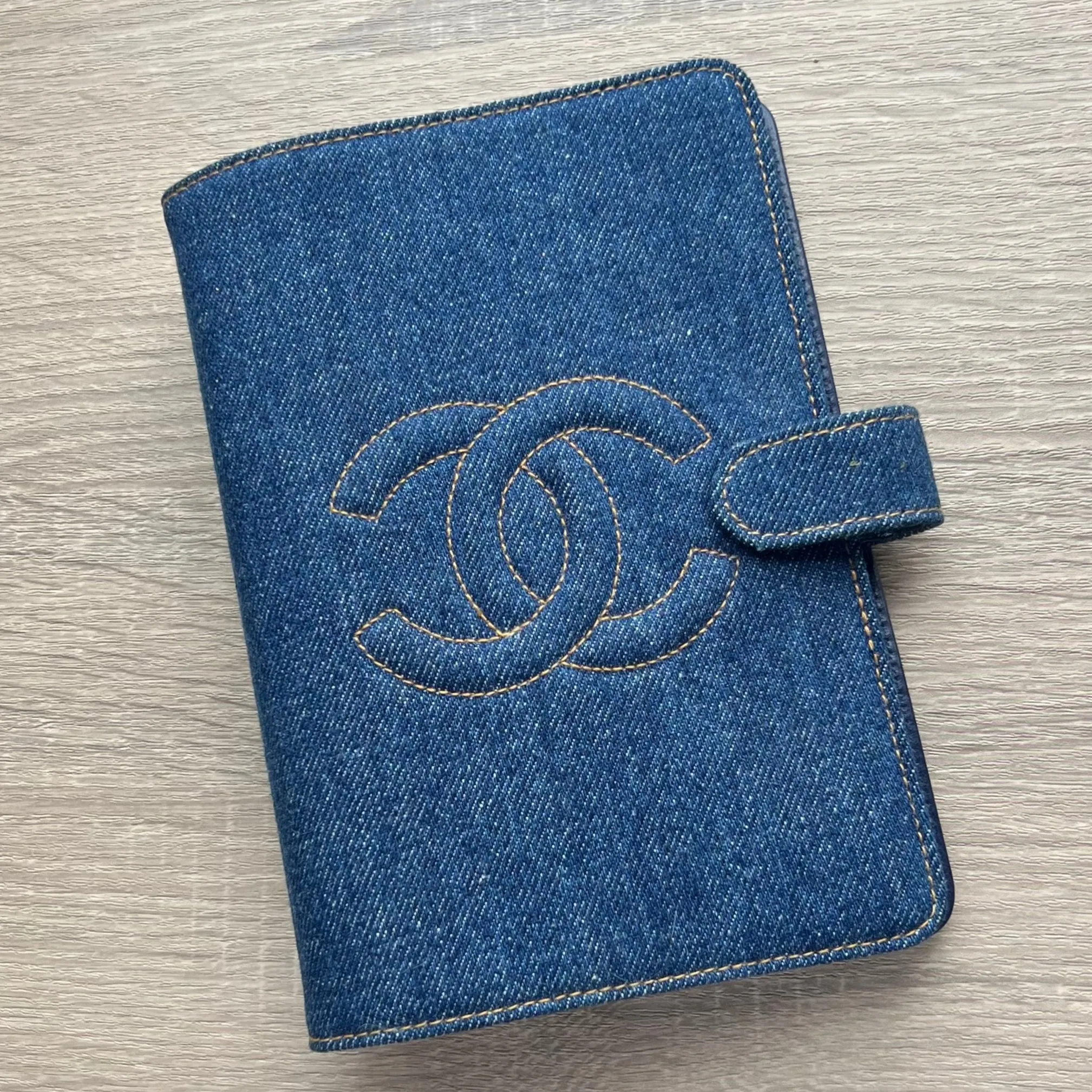 Chanel Timeless CC Denim MM Agenda