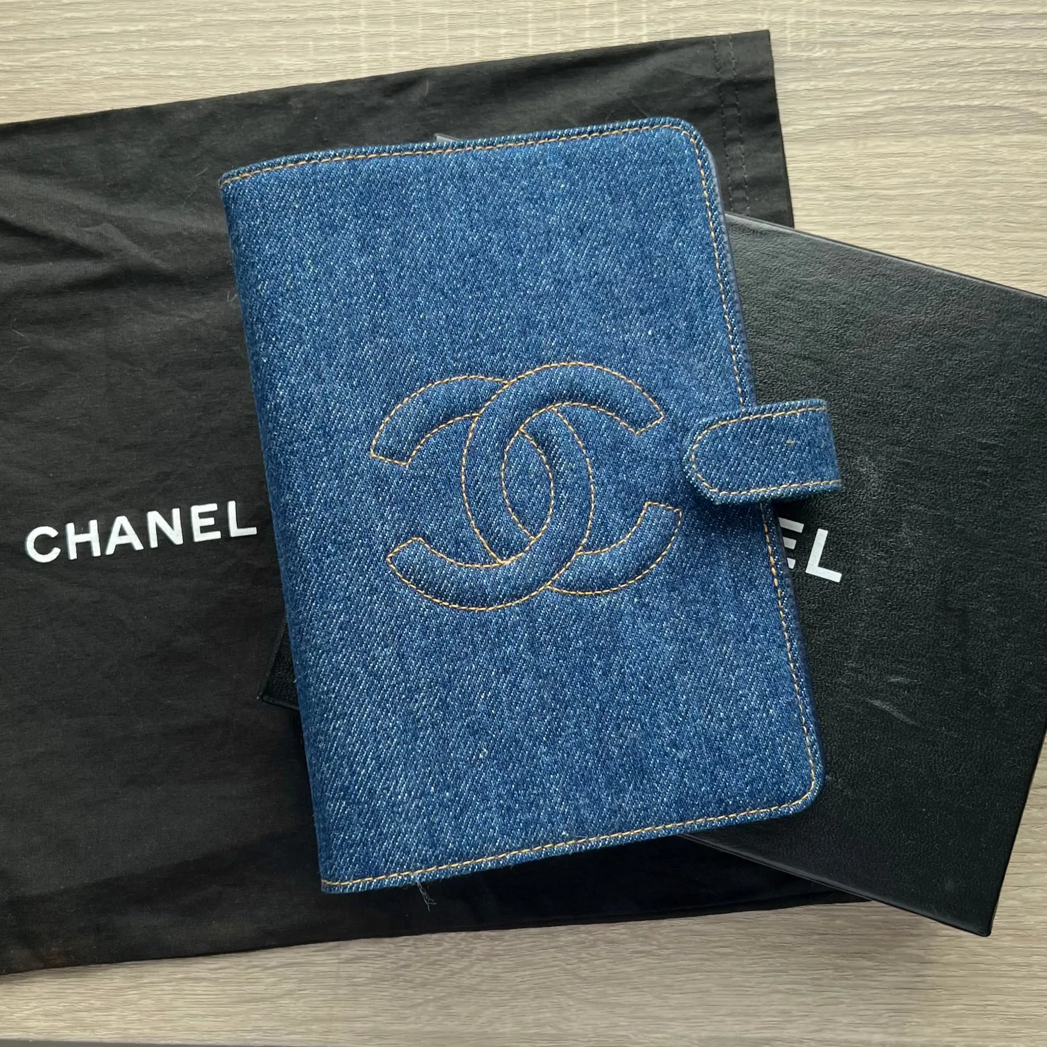 Chanel Timeless CC Denim MM Agenda