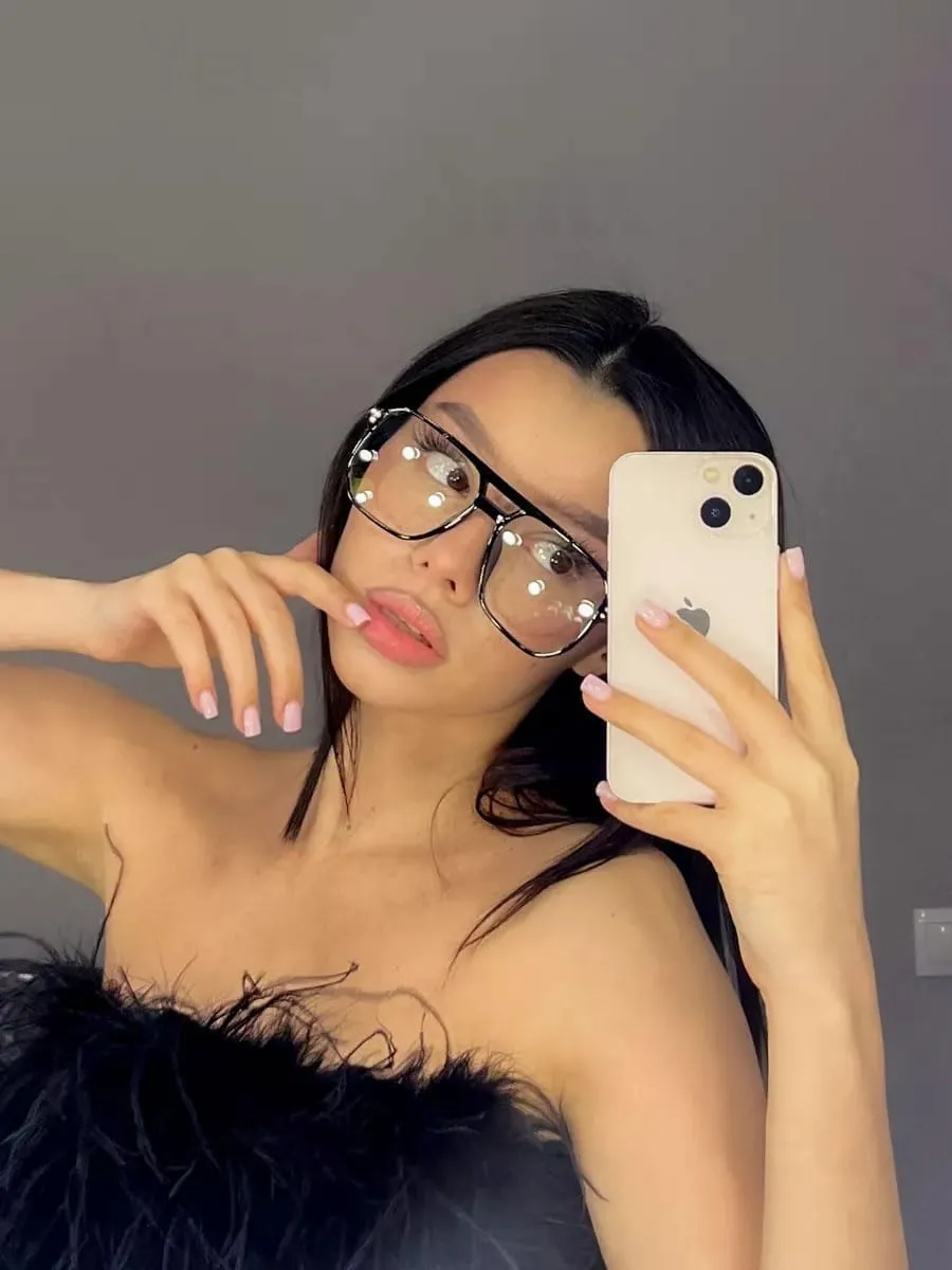 Fashion Square Glasses for Women Men Retro Square Aviator 90s Blue Light Blocking Glasses Computer Eyewear