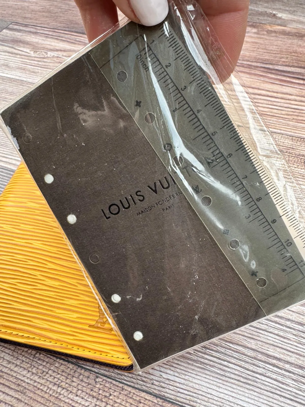 LOUIS VUITTON EPI LEATHER AGENDA ORGANIZER