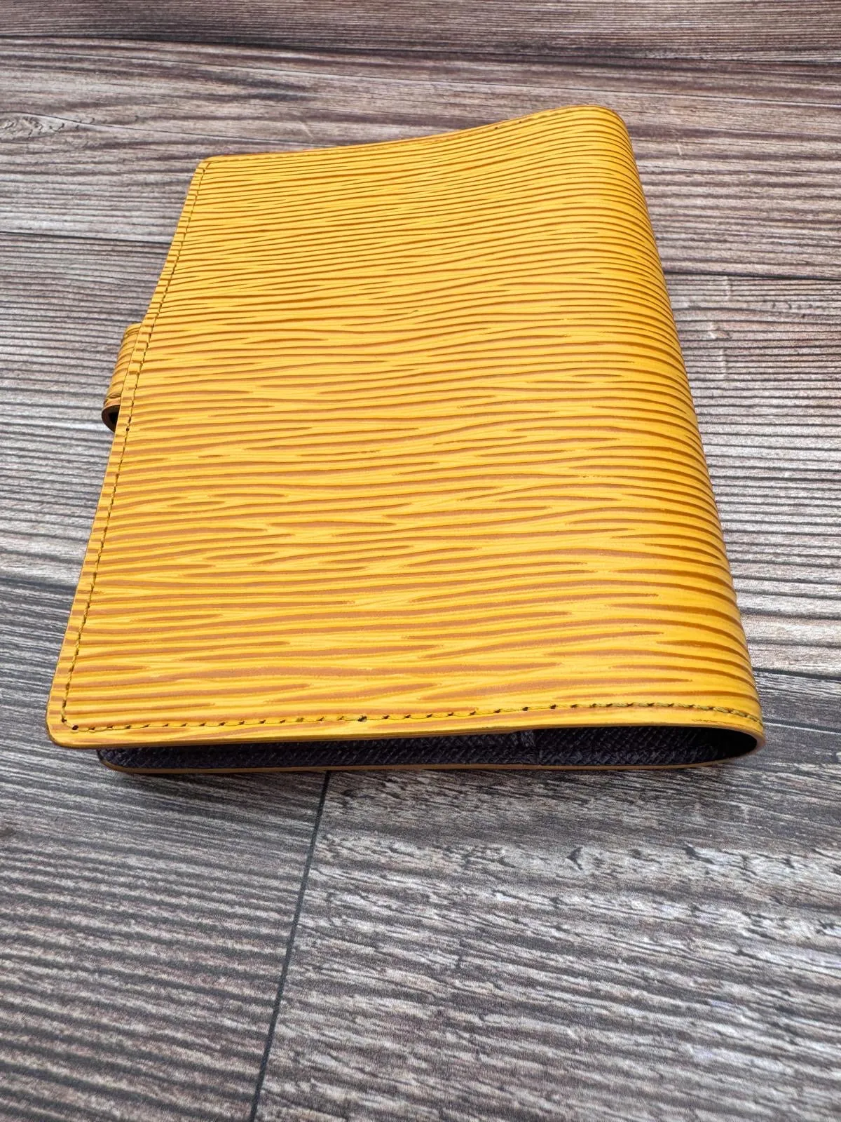 LOUIS VUITTON EPI LEATHER AGENDA ORGANIZER