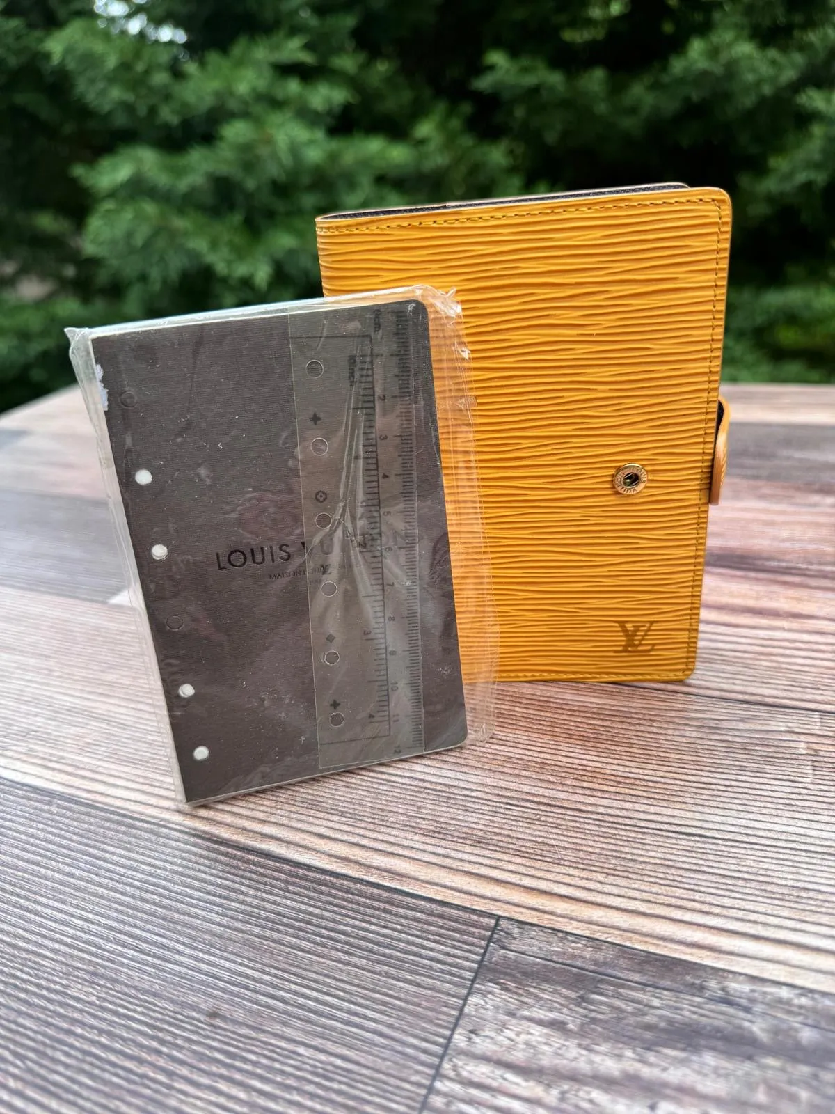 LOUIS VUITTON EPI LEATHER AGENDA ORGANIZER