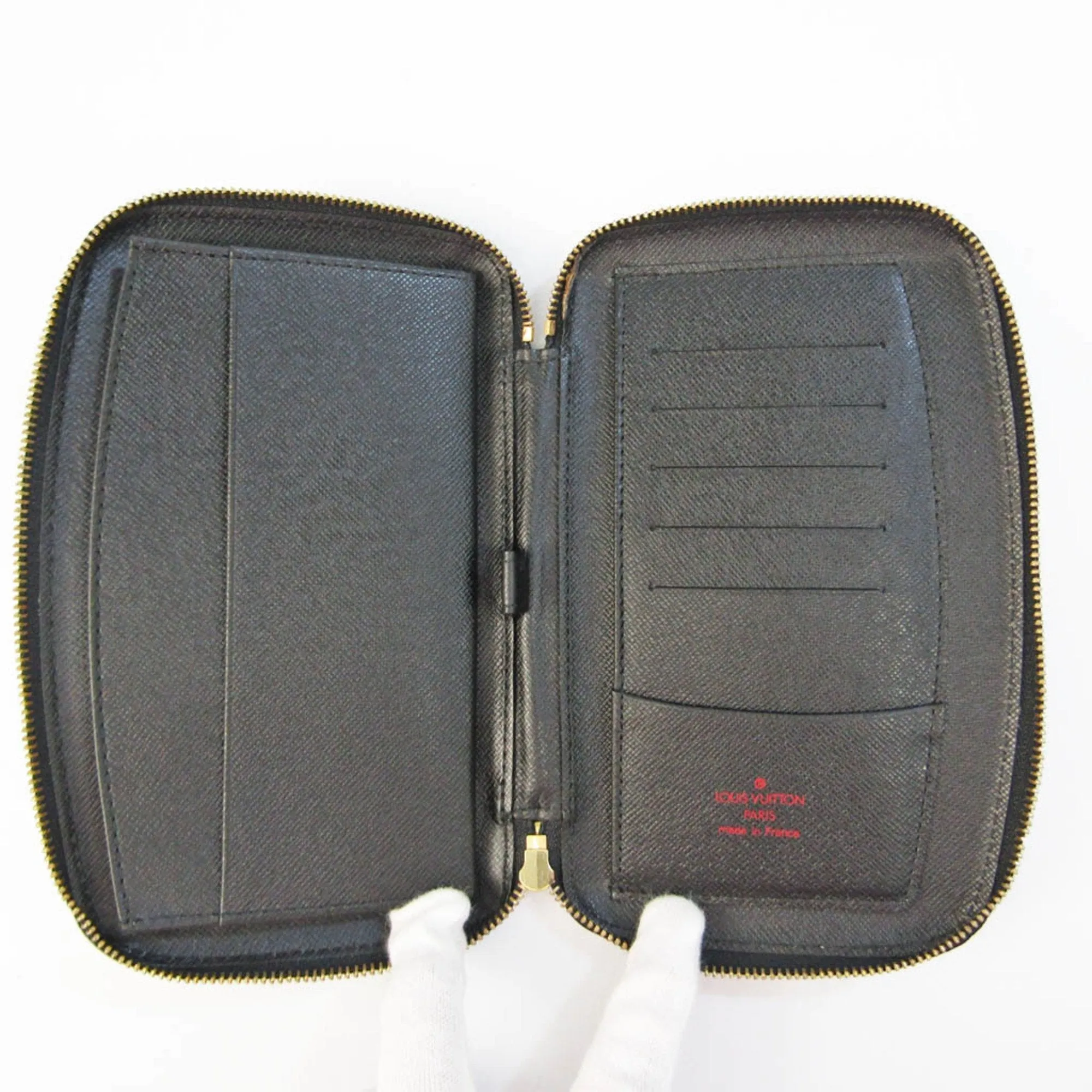 Louis Vuitton  Leather Wallet  ()