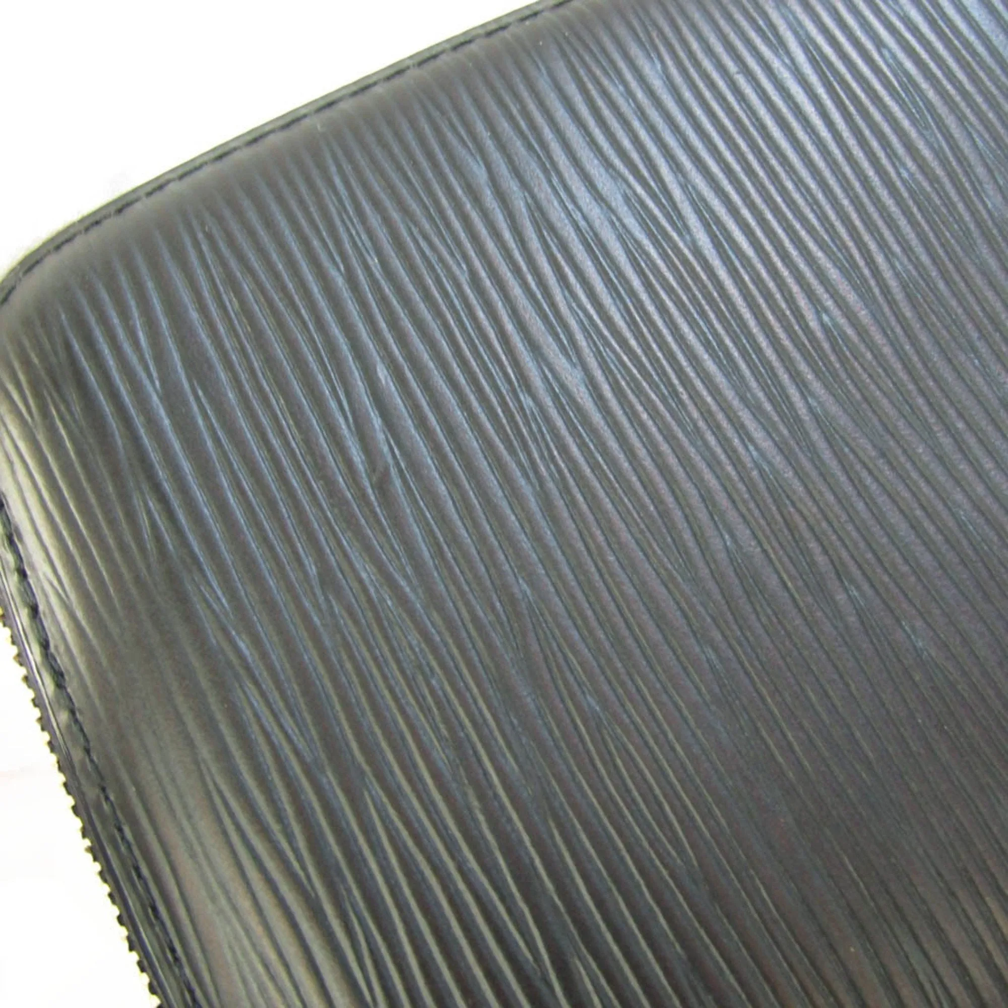 Louis Vuitton  Leather Wallet  ()