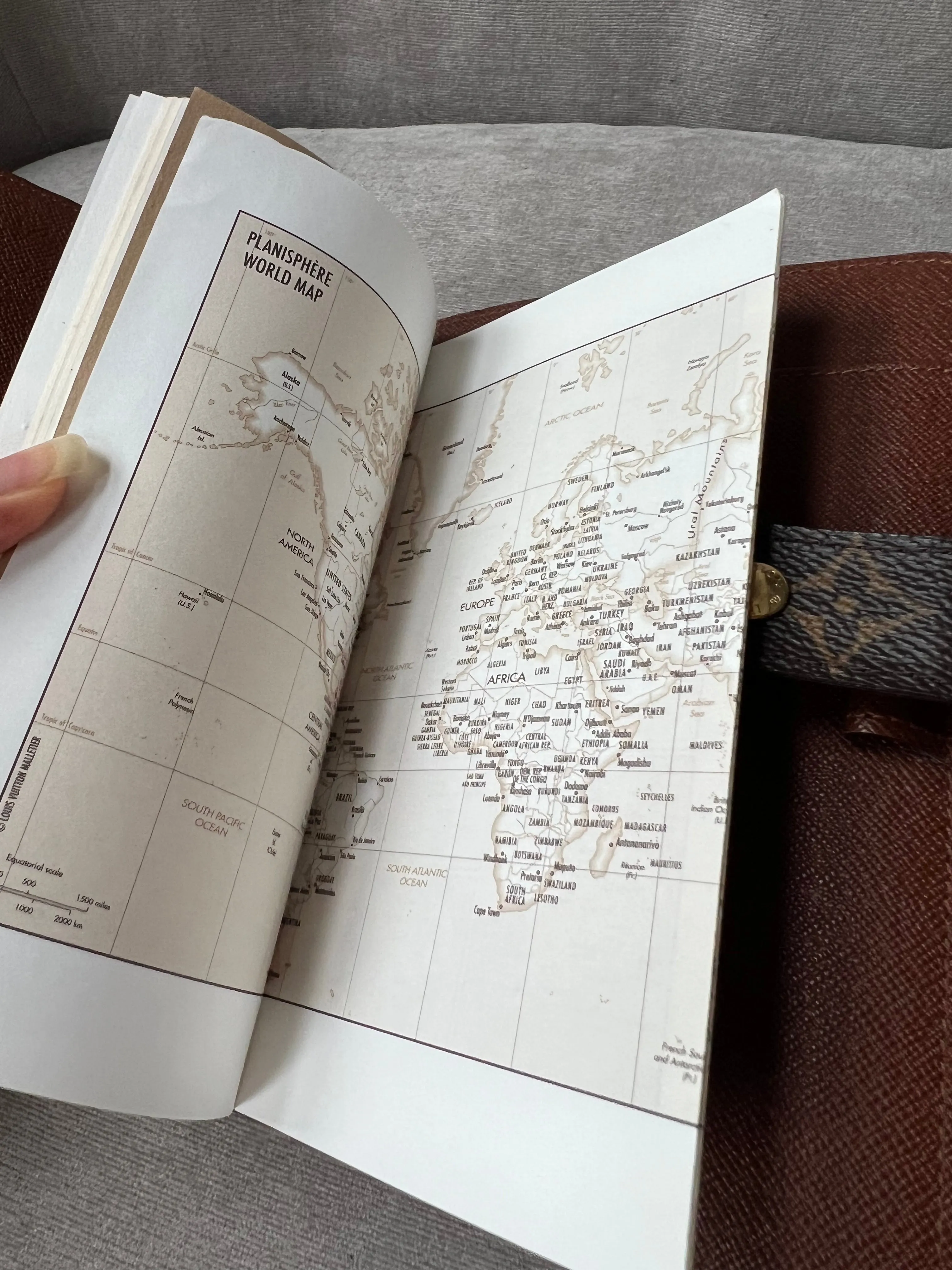 Louis Vuitton Monogram Medium Agenda Cover (RRP £465)