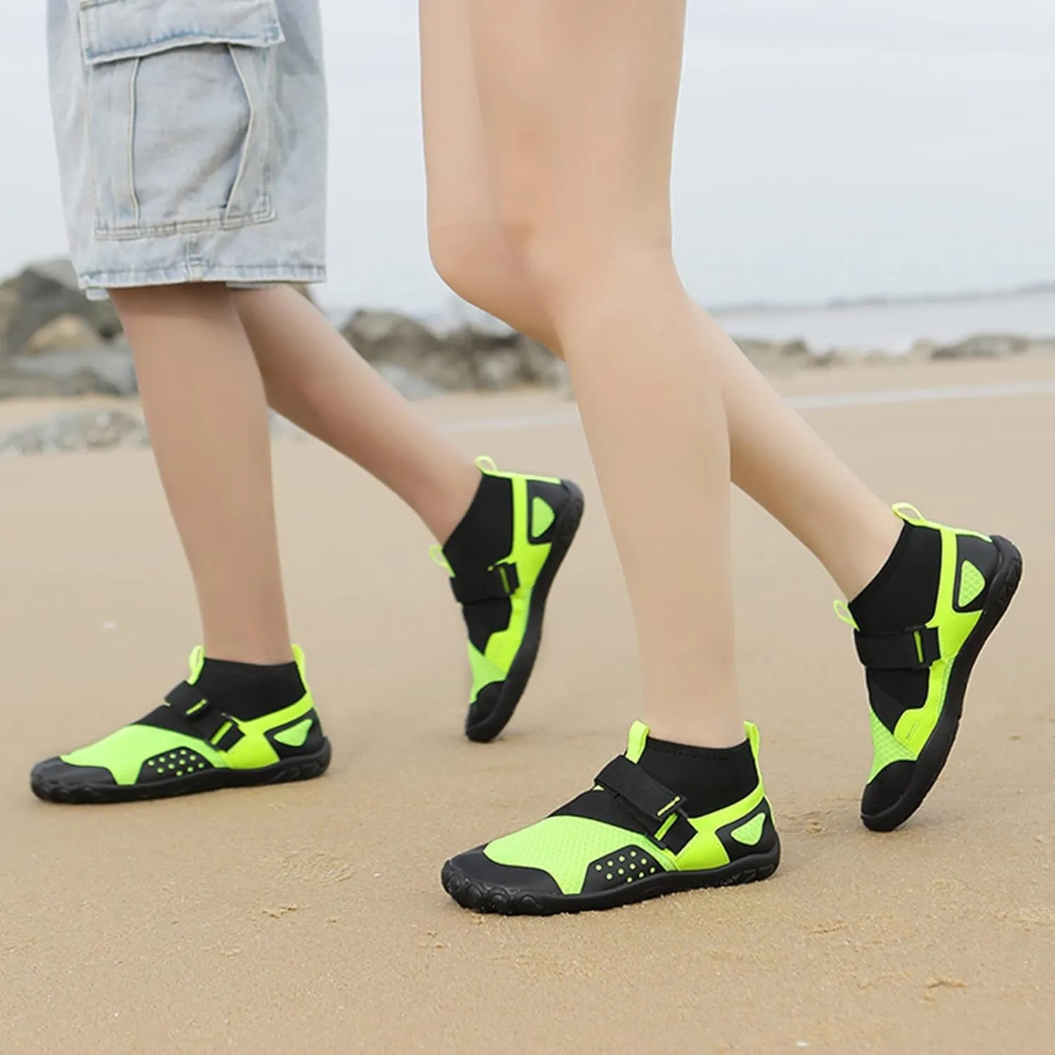 Men and Women Swimming Shoes Light Swimming Wading Diving Beach Women Yoga Skin Shoes Boots Men Sandals