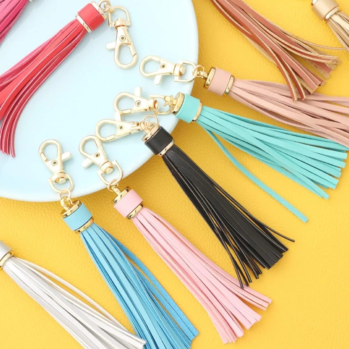 MSCFTFB 10pcs Tassel Purse Charm,Leather Keychain,Key Chain for Car Keyring Purse Accessory Bag Charm Gift for Mom(White)